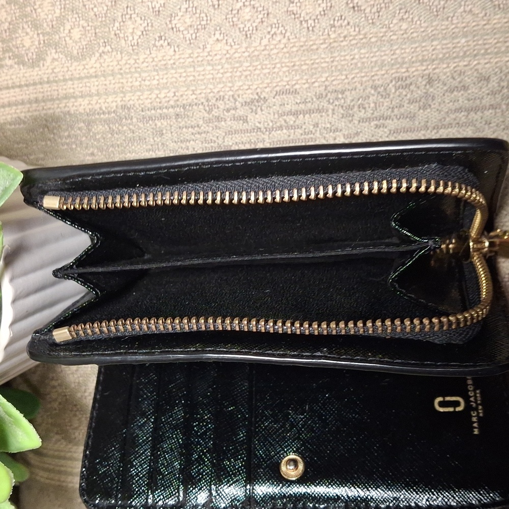 Marc Jacobs Black Multicolor Logo Compact Wallet - Picture 12 of 16